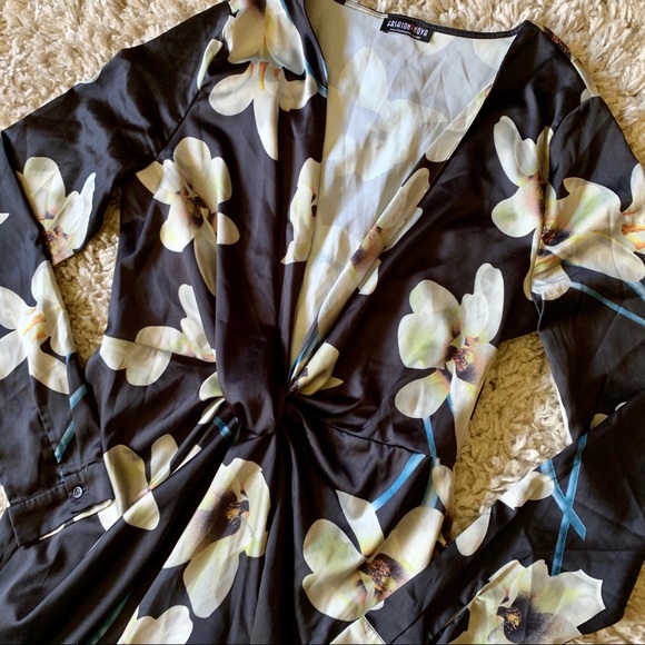 2 for 65$ Fashion Nova Floral Dress - Picture 2 of 3